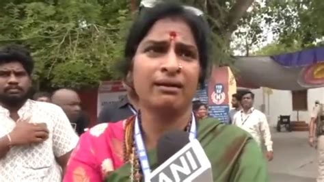 Hyderabad Lok Sabha Elections 2024 Bjp Candidate Madhavi Latha Alleges