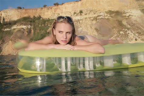 AMATEUR GIRL Domai Frida C 1