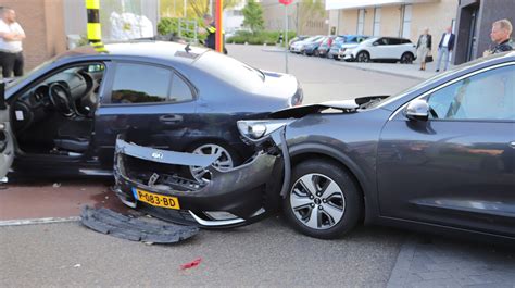 Autos Botsen Op Elkaar Op Brug Over De Noord Oozo Nl