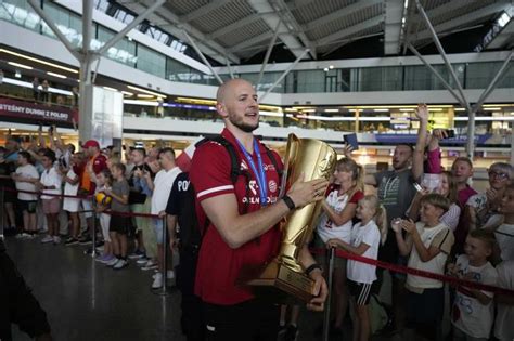 To spotkało siatkarzy reprezentacji Polski po powrocie do kraju