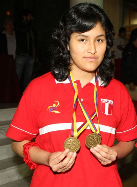 Jóvenes Deportistas Peruanos Fueron Premiados Con Medallas De Oro En