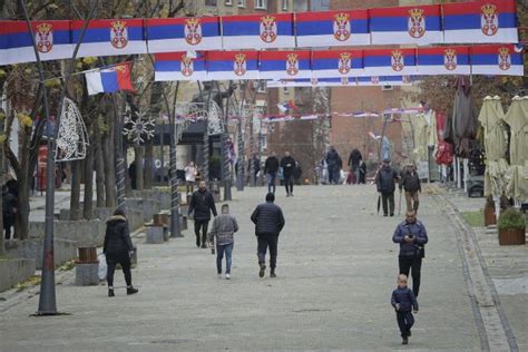 Kosovska Mitrovica Protest Srba tačno u podne Vreme