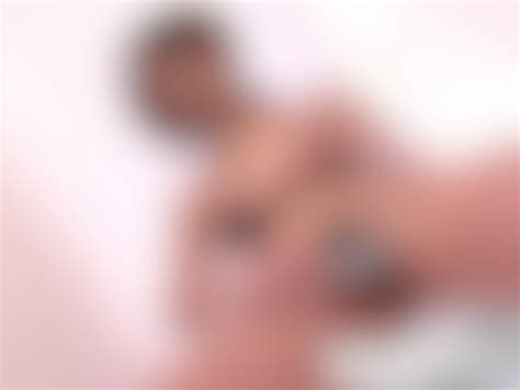 Teen in Bikini Oils Up Her Hairy Pussy Vidéos Porno Gratuites YouPorn