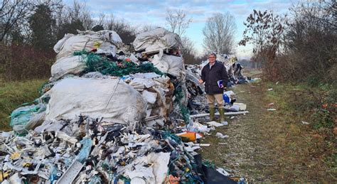 Discarica Abusiva A Castagnole Circa Tonnellate Di Scarti Di