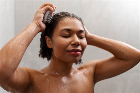 Free Photo Woman Giving Herself Scalp Massage