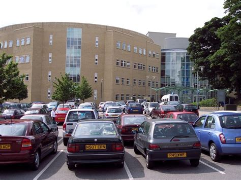 Calderdale Royal Hospital © Mark Anderson Cc By Sa20 Geograph