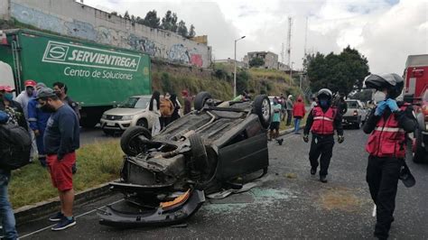 Quito Accidente En La Simón Bolívar Provoca Cierre Vial Metro Ecuador