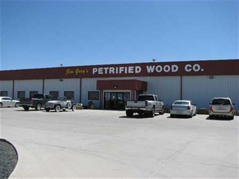 Jim Gray's Petrified Wood Co. - Holbrook, AZ - Mom and Pop Rock Shops ...