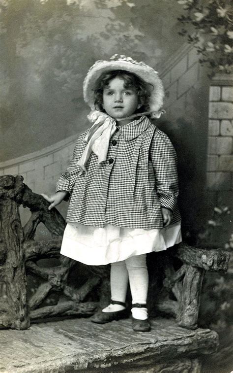 Free Vintage Graphic - Cutest Little Girl - The Graphics Fairy