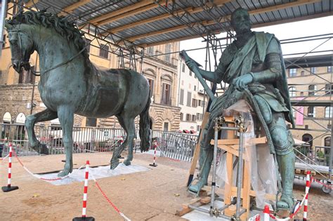 In Restauro La Statua Equestre Di Cosimo I De Medici Al Via Le Visite