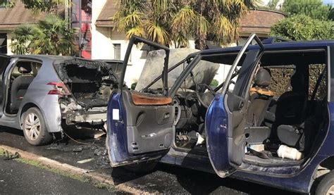 Caen Une Voiture Prend Feu Et Le Feu Se Propage à Un Autre Véhicule