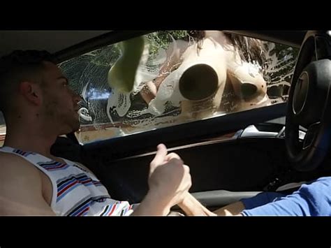 Angela White atrapó a una vecina voyeur masturbándose con sus enormes tetas MOFOS XVIDEOS