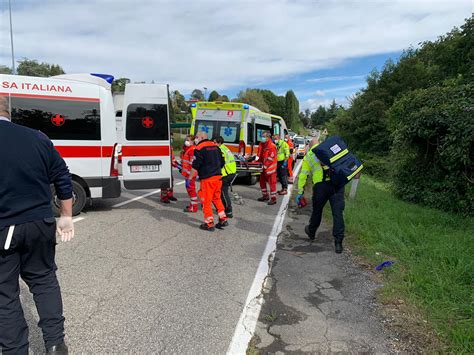 Incidente A Villa Guardia Feriti Due Motociclisti Foto E Video Prima Como