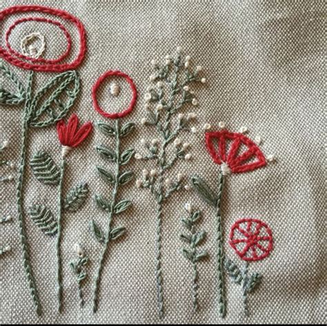 Pin By Maria Figueiredo On Riscos Bordar Flower Embroidery Designs