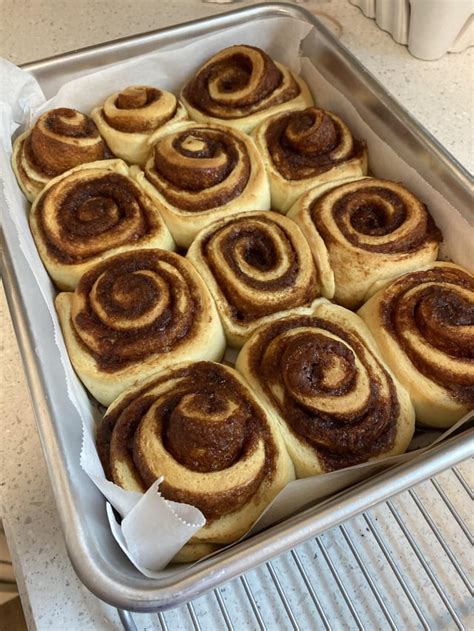 Cinnamon Rolls Pre Frosting R Breadit