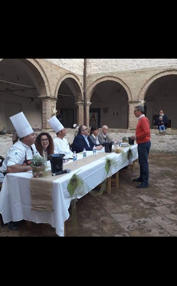 Il Grand Tour Delle Marche Ad Arcevia Per La Festa Delluva Con Un