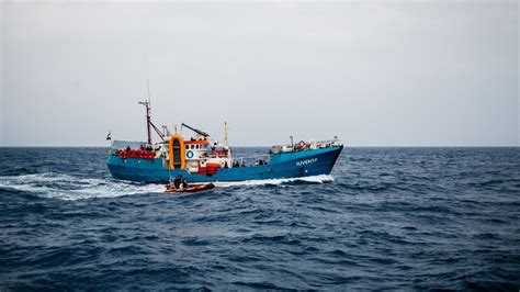 Más De 40 Muertos En Un Naufragio Frente A La Isla Italiana De Lampedusa