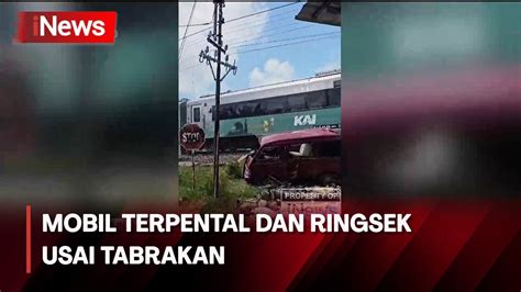 Detik Detik Kereta Api Tabrak Minibus Di Madiun Terekam Kamera Warga