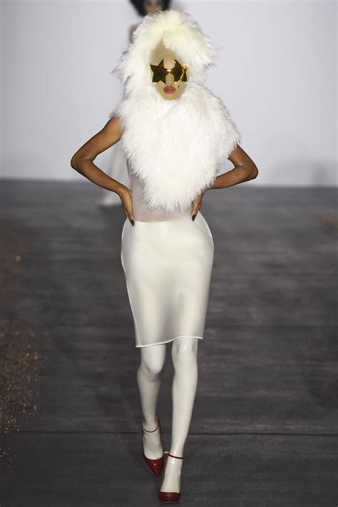 Gareth Pugh Spring 2016 Ready To Wear Fashion Show Spring Summer