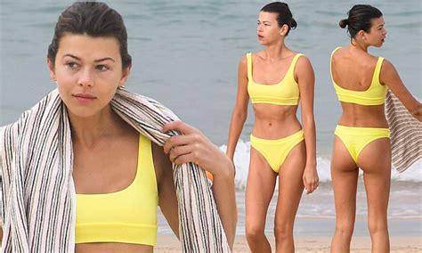 Victoria S Secret Model Georgia Fowler Takes Advantage Of Bondi Beach Reopening In Yellow Bikini