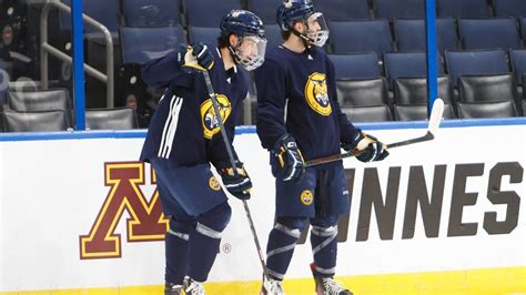 Frozen Four Quinnipiac Linemates Lifelong Friends Near Ncaa Title