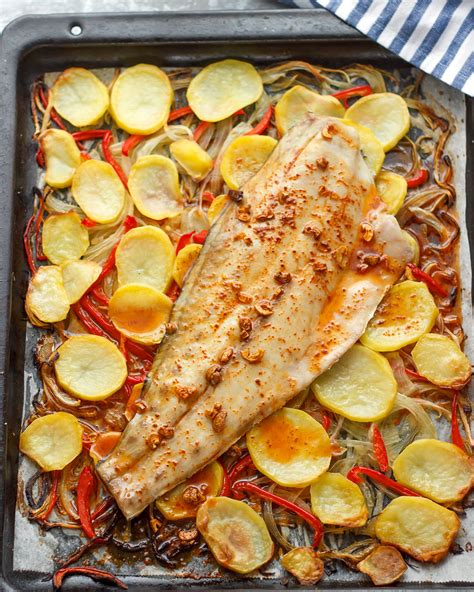 Corvina al horno a la bilbaína con patatas PequeRecetas