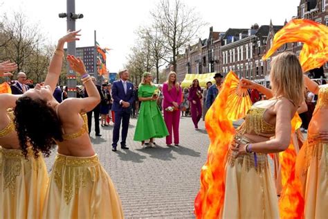 Les princes et princesses d Orange Nassau célèbrent les 10 ans de règne