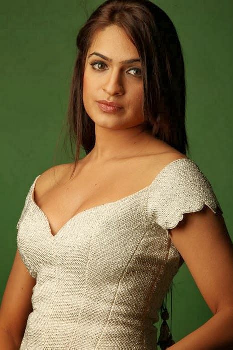 Aditi Agarwal Hot Sexy Cleavage Show Photos Pics Images Tollywood
