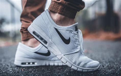 Best Sneakers For Flat Feet Flat Footed Runners Guide Dapperclan