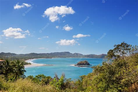 Premium Photo Beautiful Tropical Pacific Ocean Coast In Costa Rica