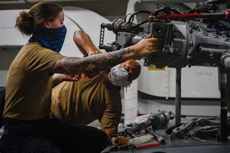 U S Navy Aviation Structural Mechanics Aboard The Arleigh Burke Class