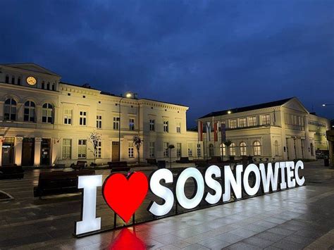 Napis I love Sosnowiec przed dworcem PKP To ma być nowy rynek