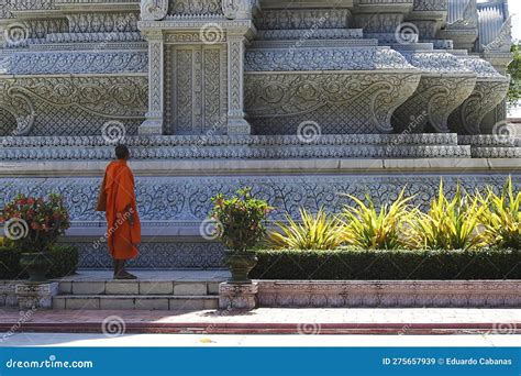 Silver Pagoda in Phnom Penh, Cambodia Editorial Stock Image - Image of ...