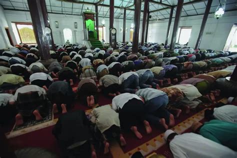 8 Amalan Sunnah Sebelum Dan Sesudah Sholat Idul Fitri Salah Satunya