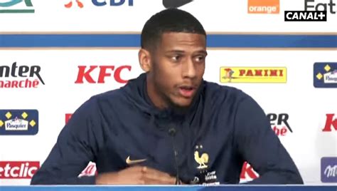 Equipe De France Jean Clair Todibo Mort Rire Pendant La Minute De