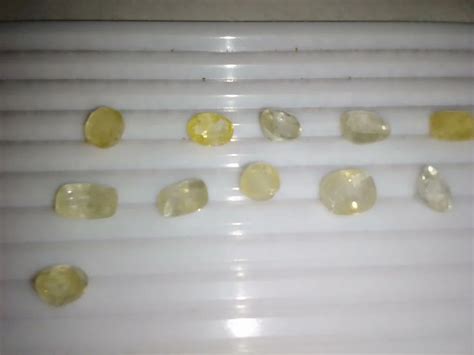 Oval Yellow Sapphire Sri Lanka 5660 Carat 4500 At Rs 4500carat In