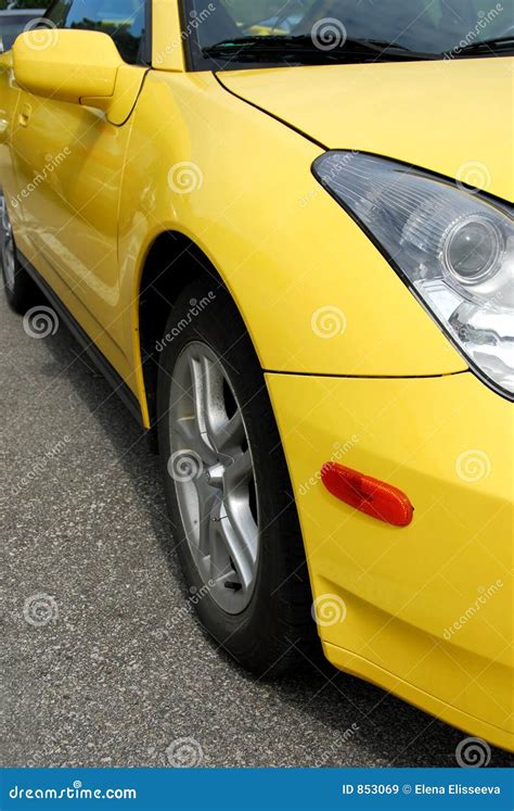 Carro De Esportes Amarelo Imagem De Stock Imagem De Rodas