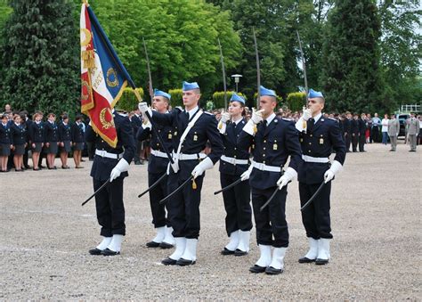 C R Monie De Remise Des Prix Au Lyc E Militaire De Saint Cyr L Cole