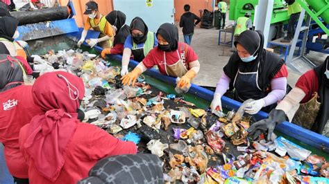 Pertama Di Jawa Barat TPST Santiong Cimahi Olah Sampah Jadi RDF