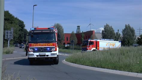 Hlf Tlf Hauptamtliche Feuerwehr Dinslaken Auf Einsatzfahrt