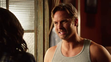 Auscaps Scott Porter Shirtless In Hart Of Dixie I Run To You