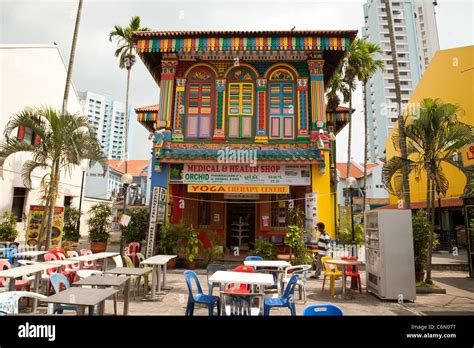 Singapore Traditional House High Resolution Stock Photography and ...