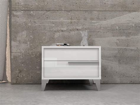 Modern White Italian Lacquer Nightstand | Furnituremodern.com