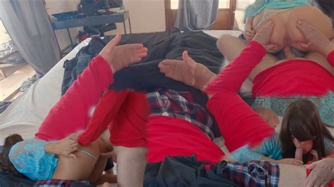 MILF Stiefmutter Befriedigt Ihren Verletzten Stiefsohn Damit Er Das Sperma Bekommt Nach Dem