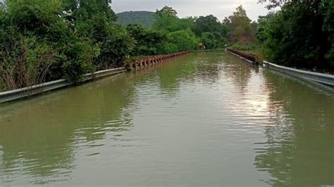 Godavari Flows Close To Danger Mark At Bhadrachalam The Hindu