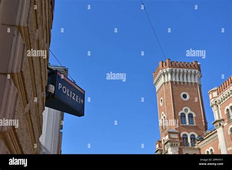 Rossauer Kaserne In Vienna Stock Photo Alamy