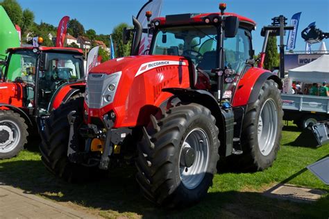 Mccormick X Traktor War In Ettelbr Ck Bei Der Landmaschinen