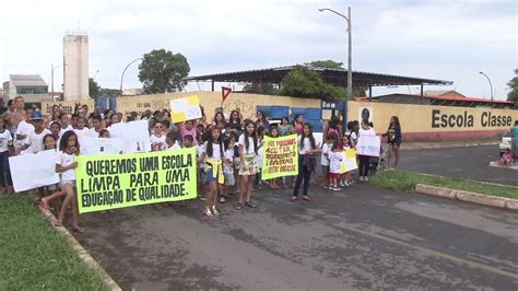 Alunos Ficam Sem Aulas No Gama Porque Não Tem Limpeza Na Escola Df1 G1