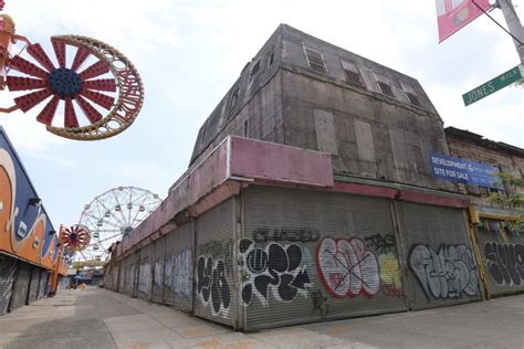 Coney Island amusement park faces “financial ruin”