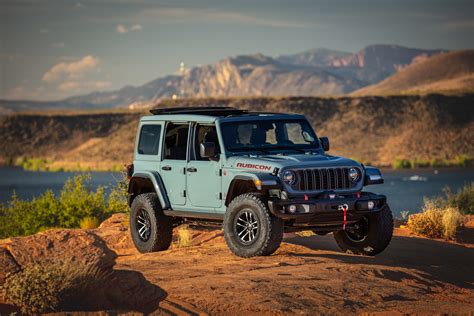 2025 Jeep Wrangler V6 Goes Stick Shift Exclusive, but Gladiator Drops It